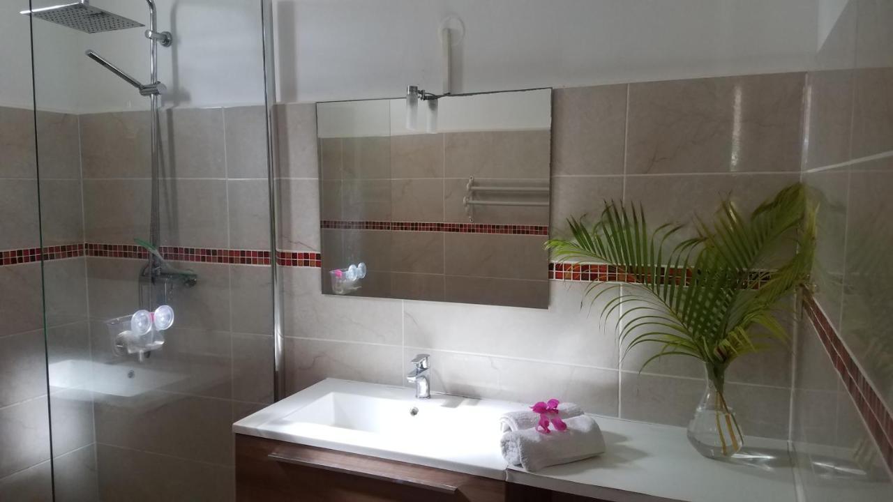 Appartement Rez-De-Chaussee De Villa A 1 Minute De La Plage Saint-Francois  Buitenkant foto