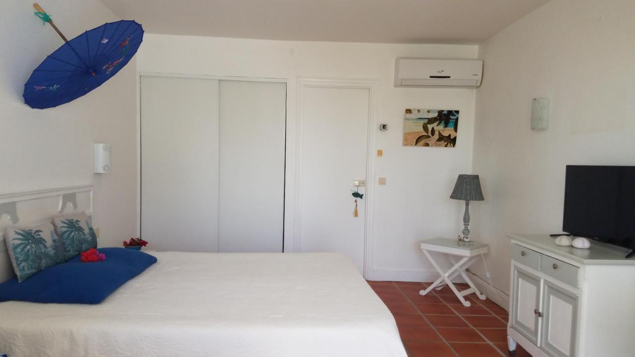 Appartement Rez-De-Chaussee De Villa A 1 Minute De La Plage Saint-Francois  Buitenkant foto