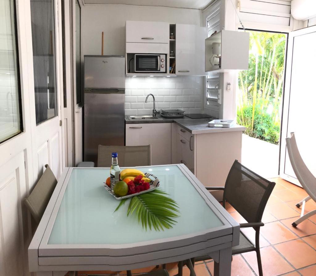 Appartement Rez-De-Chaussee De Villa A 1 Minute De La Plage Saint-Francois  Buitenkant foto